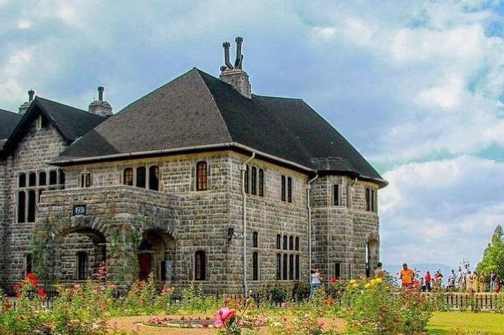 🏡 _Step Back in Time at Adisham Bungalow, Nuwara Eliya 🌿_